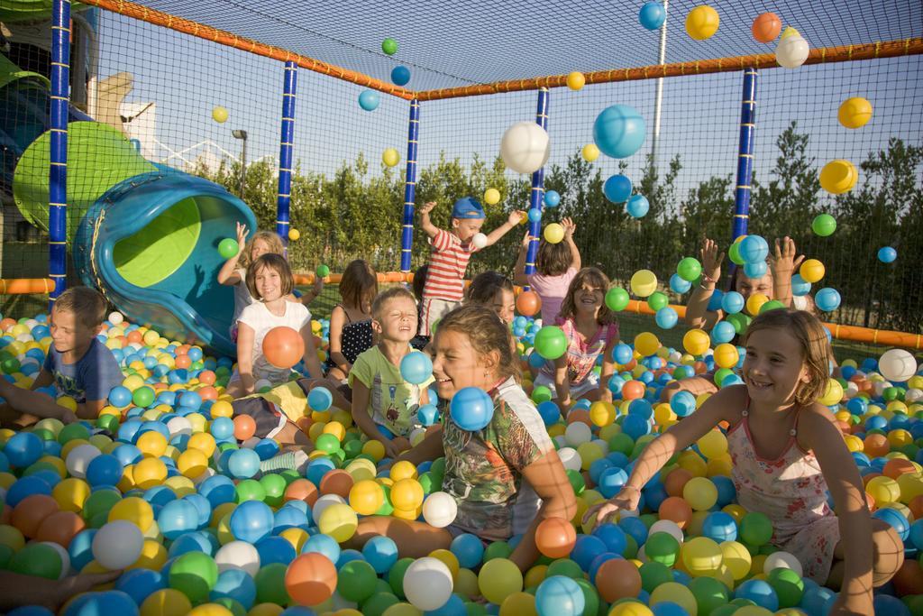 Numanablu Resort Sport Fun Kids 4 Stelle ภายนอก รูปภาพ